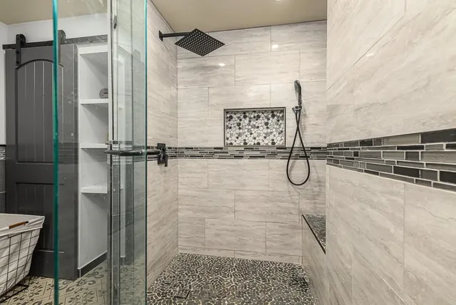 $425,000 | 20940 McLouth Road, Tonganoxie, KS 66086