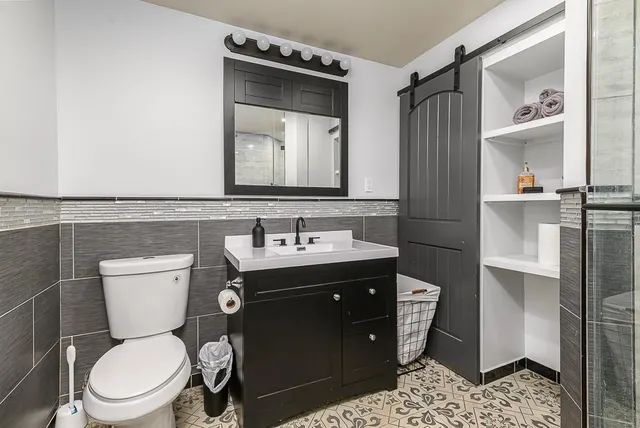 $425,000 | 20940 McLouth Road, Tonganoxie, KS 66086