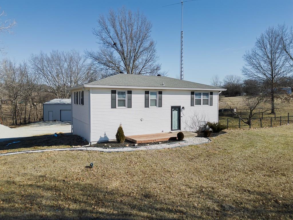 20940 McLouth Road Tonganoxie, KS 66086 - Photo 32 of 43