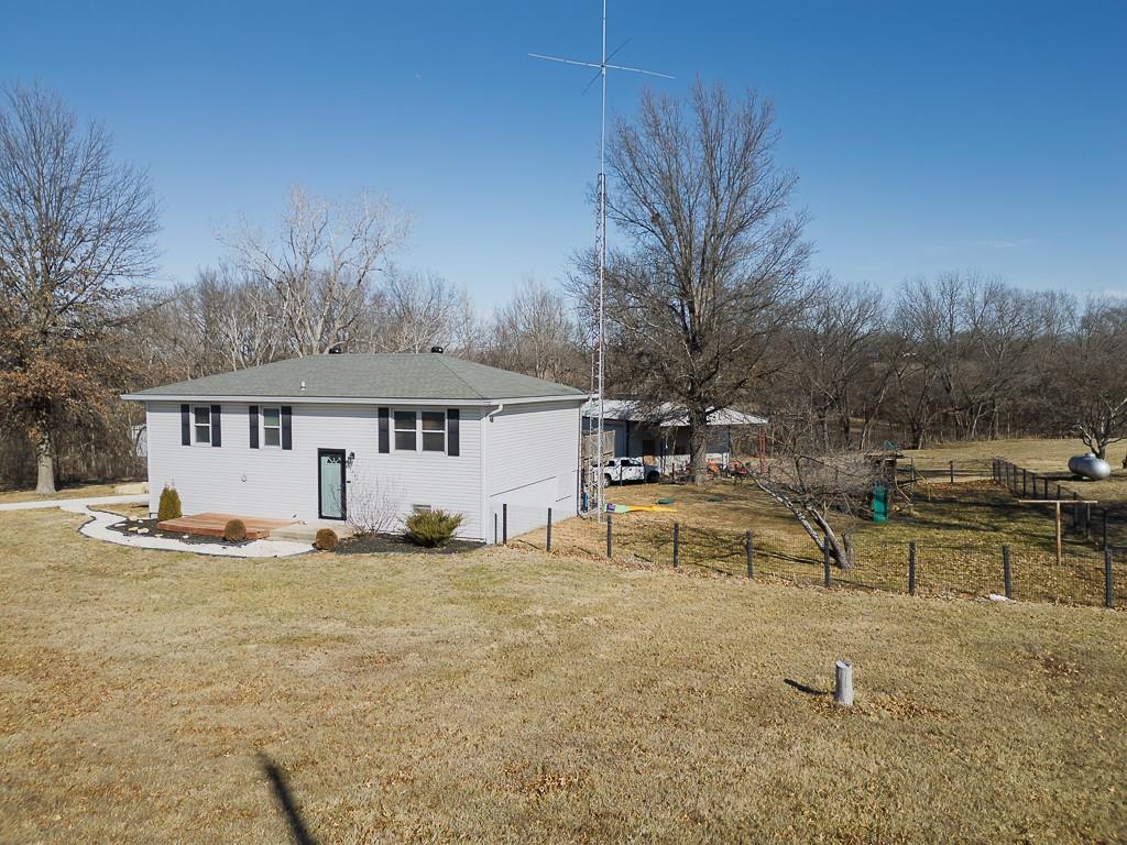 20940 McLouth Road Tonganoxie, KS 66086 - Photo 33 of 43