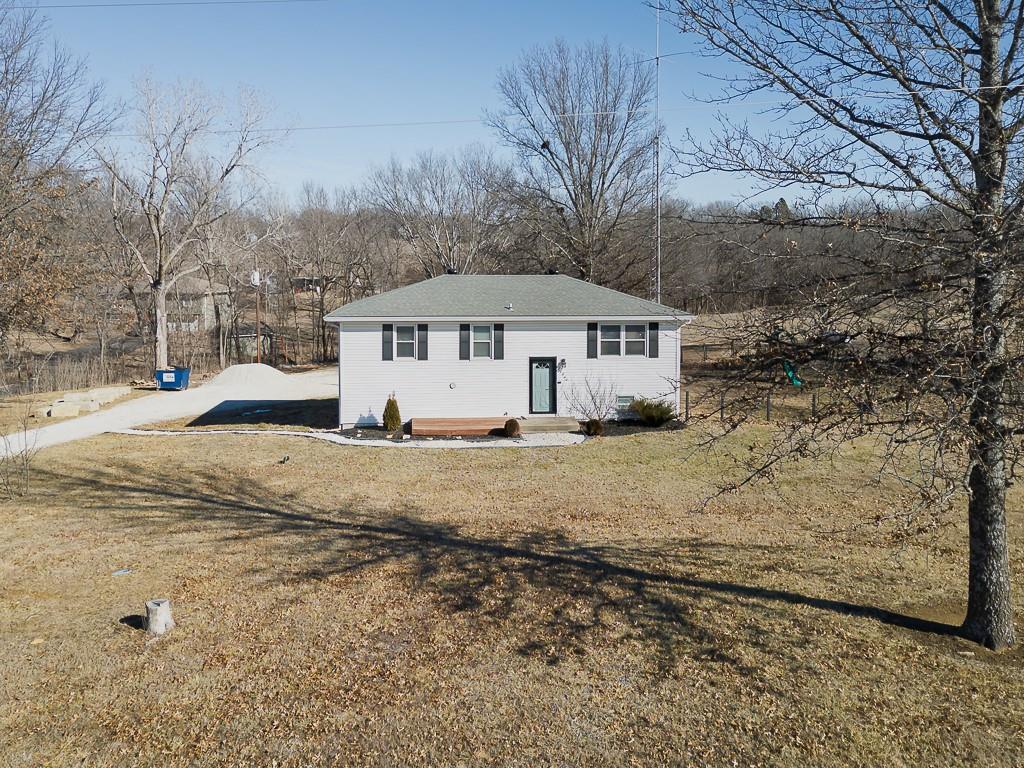 20940 McLouth Road Tonganoxie, KS 66086 - Photo 35 of 43