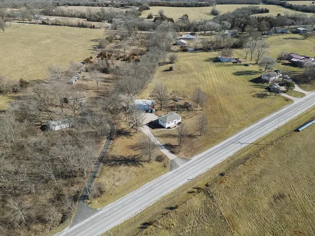 $425,000 | 20940 McLouth Road, Tonganoxie, KS 66086