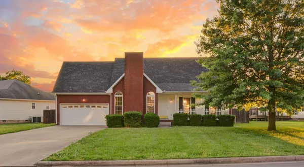 $1,800 | 1634 Windriver Road, Clarksville, TN 37042