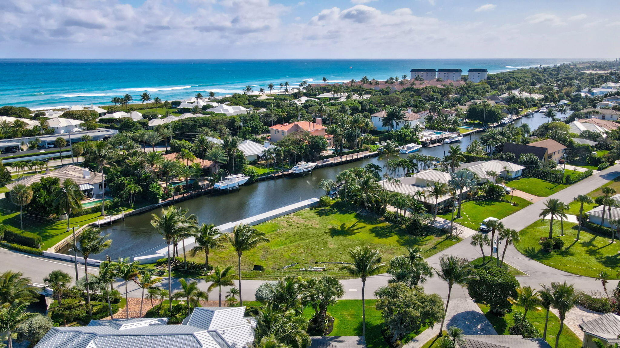 25 Sabal Island Drive Ocean Ridge, FL 33435 - Photo 13 of 16 an aerial view of multiple house