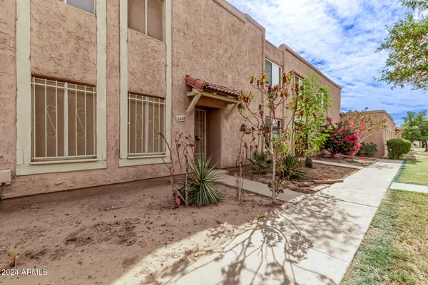 $229,900 | 8428 North 33rd Drive, Phoenix, AZ 85051
