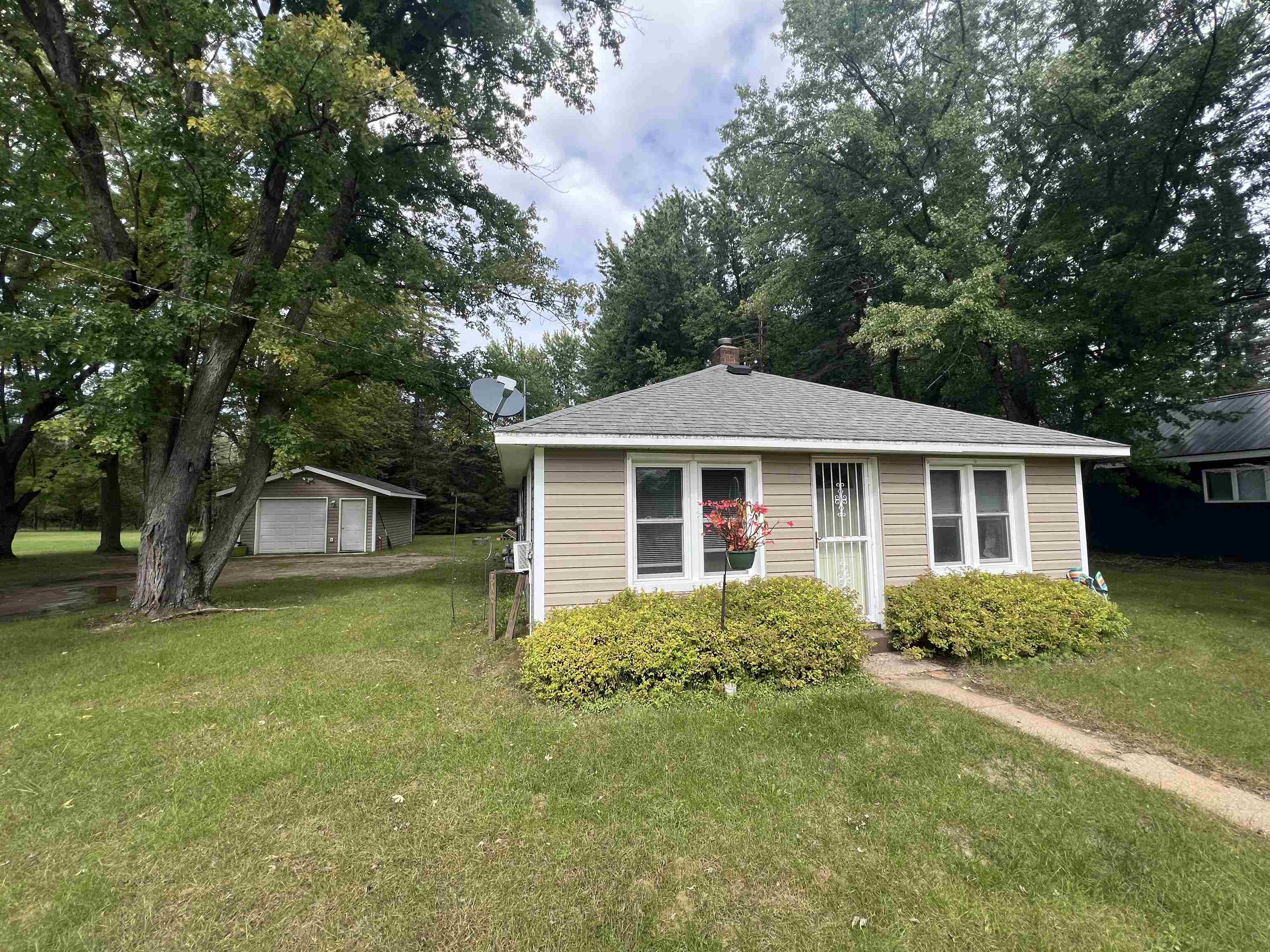 E2026 King Road Waupaca, WI 54981 - Photo 1 of 17 Gallery Image 1