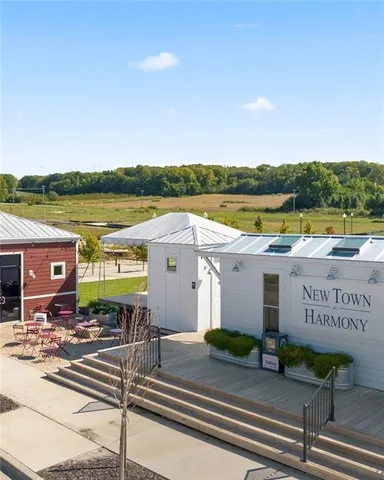 $396,000 | 23805 East 11th Terrace South, Independence, MO 64056