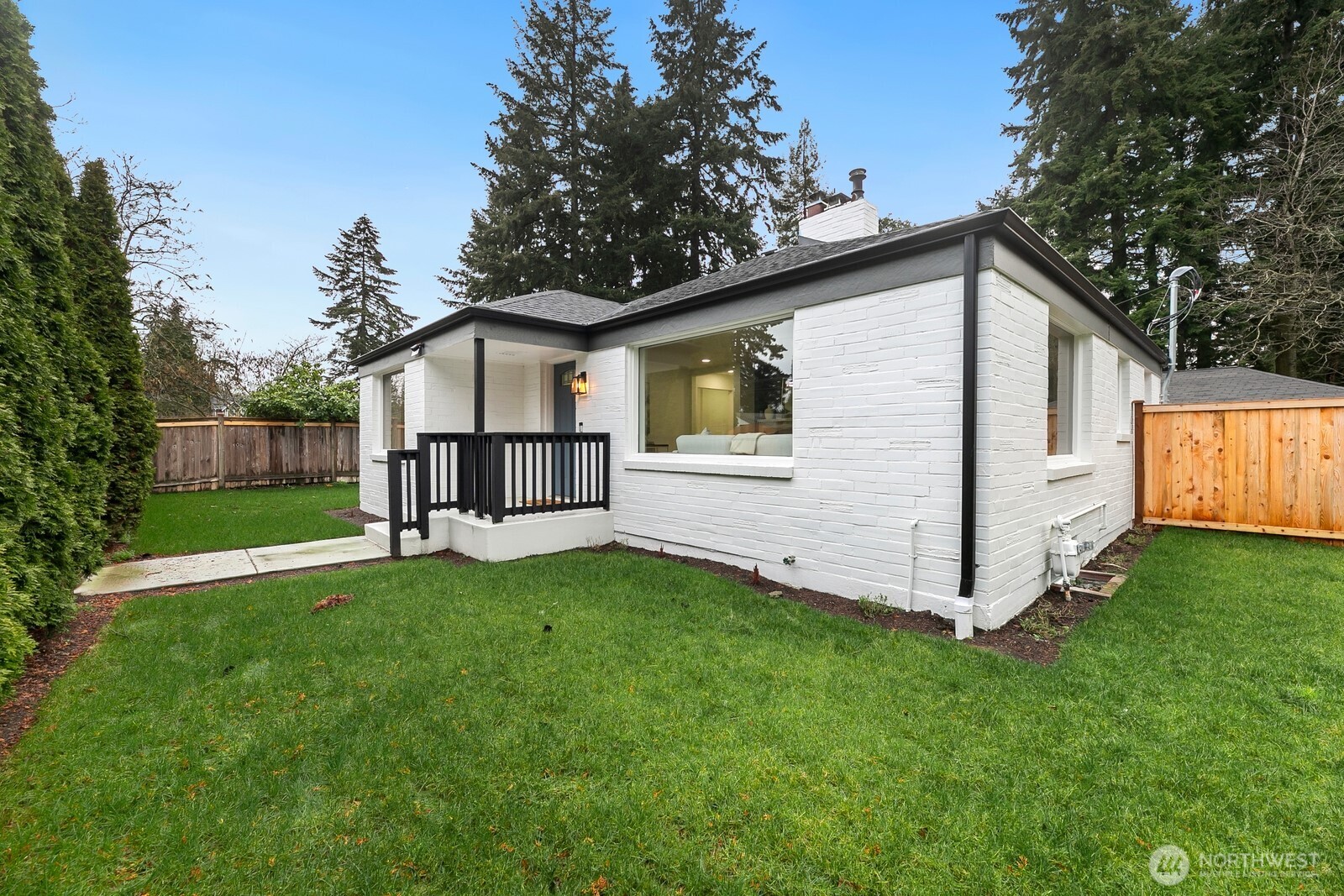 2356 North 130th Street Seattle, WA 98133 - Photo 2 of 29