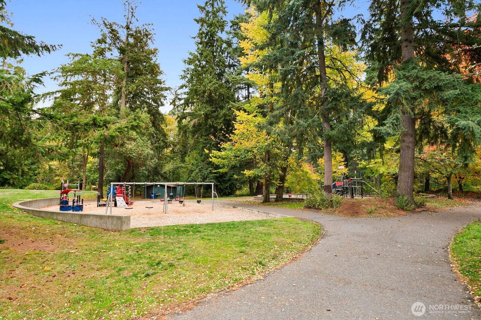2356 North 130th Street Seattle, WA 98133 - Photo 5 of 29