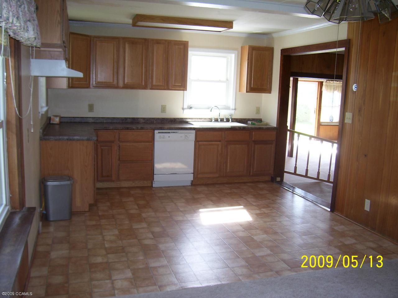 197 Deer Island Road Swansboro, NC 28584 - Photo 3 of 7 Kitchen