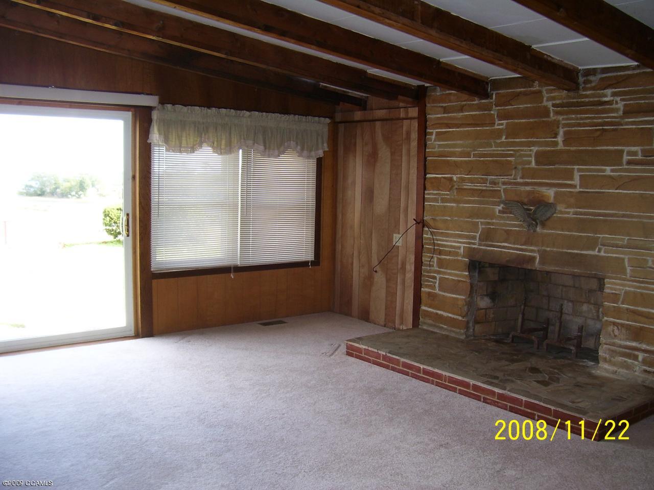 197 Deer Island Road Swansboro, NC 28584 - Photo 4 of 7 Family Room