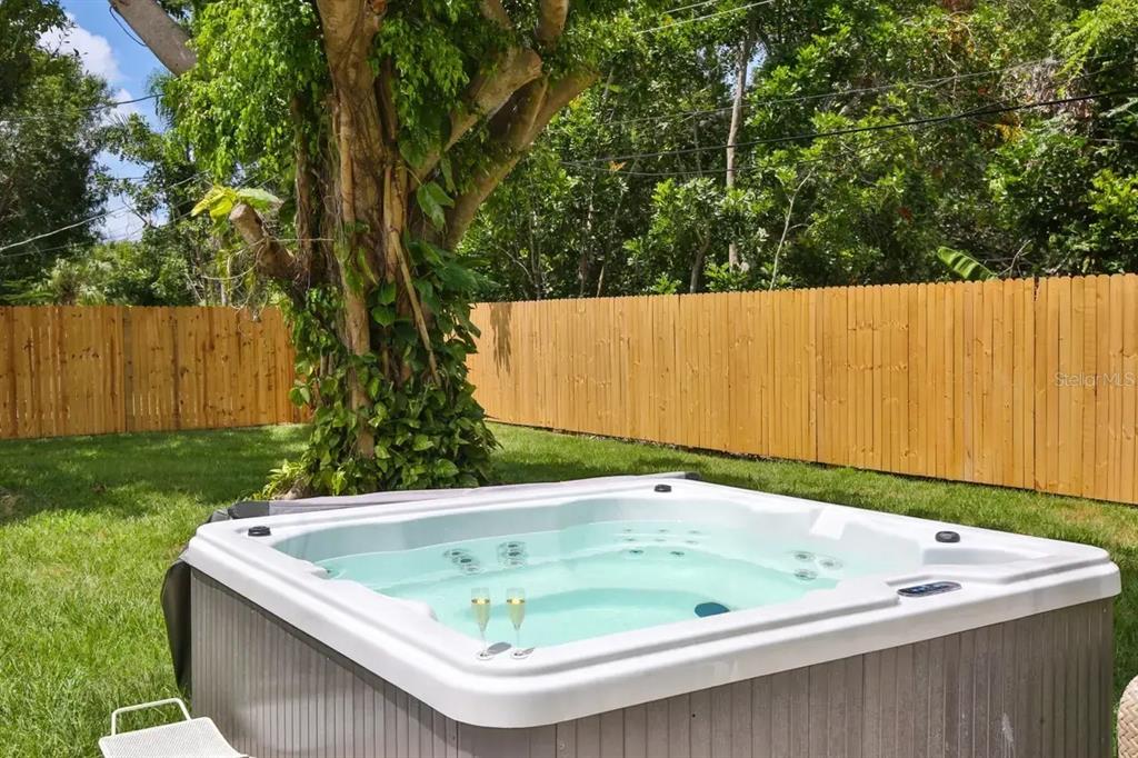 5622 South Lockwood Ridge Road Sarasota, FL 34231 - Photo 6 of 26 Gallery Image 6