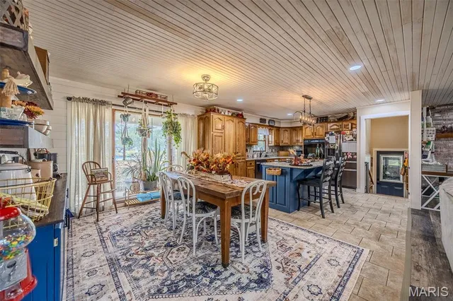 $399,999 | 20879 Dove Road, Lebanon, MO 65536