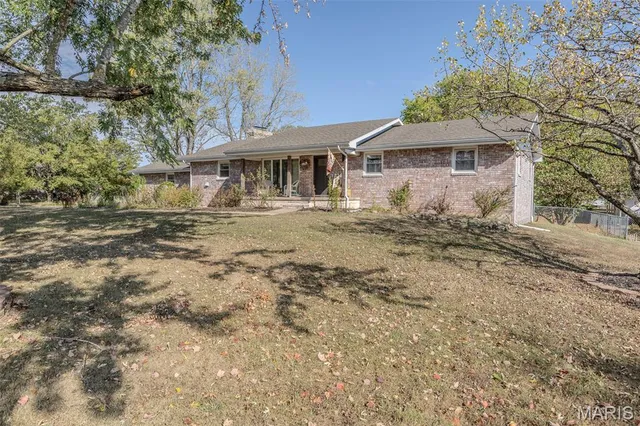 $399,999 | 20879 Dove Road, Lebanon, MO 65536