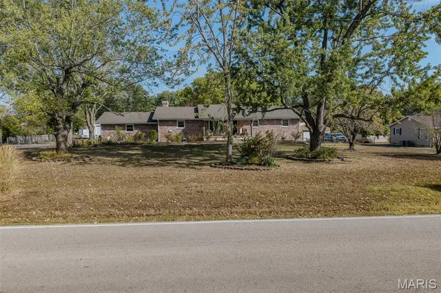 $399,999 | 20879 Dove Road, Lebanon, MO 65536