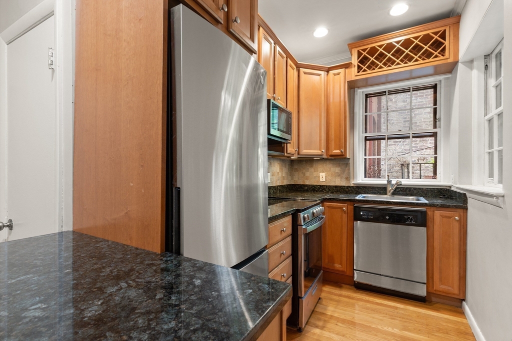 78 Phillips Street, Unit 3 Boston, MA 02114 - Photo 5 of 20
