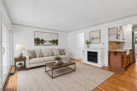 $465,000 | 46 Pembroke Drive, Mendham, NJ 07945