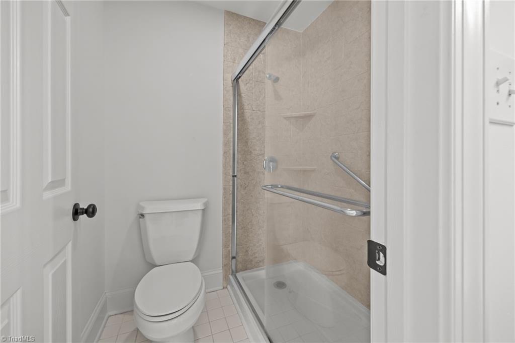 5305 Coveview Court Greensboro, NC 27407 - Photo 32 of 40