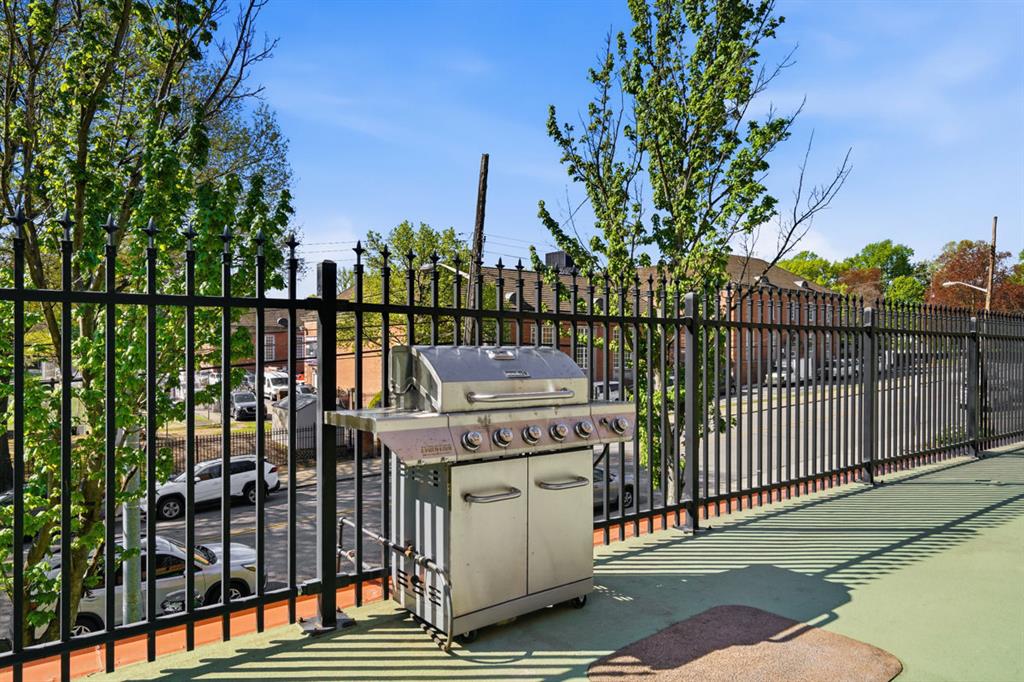 5 Bayard Road, Unit 810 Pittsburgh, PA 15213 - Photo 37 of 43 a view of a wrought iron fences with city view