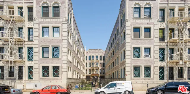 a large building with a lot of windows