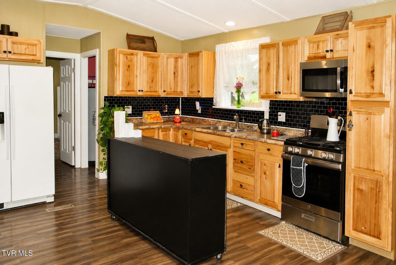 225 Shaw Road Chuckey, TN 37641 - Photo 5 of 33 Kitchen 2