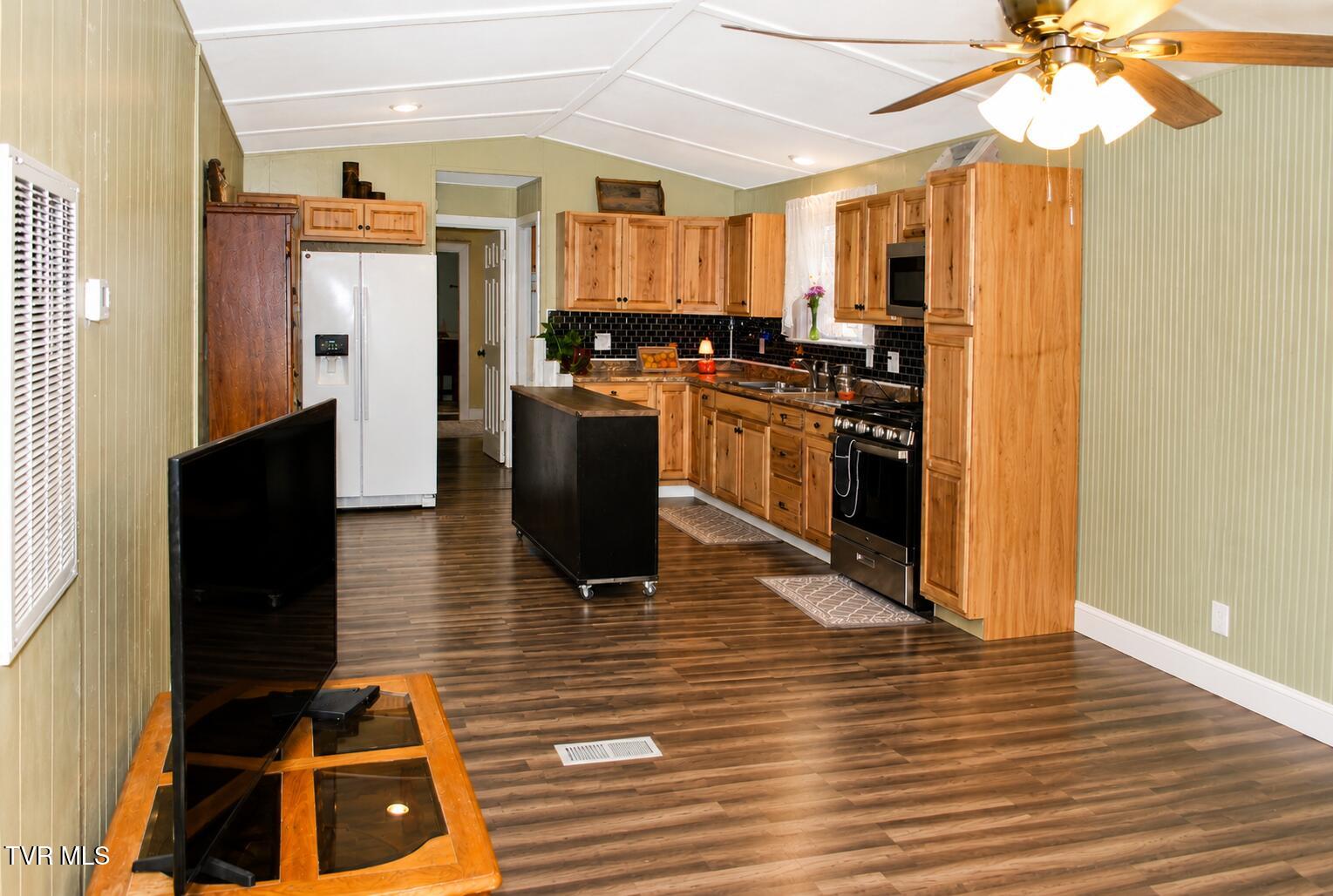 225 Shaw Road Chuckey, TN 37641 - Photo 6 of 33 Kitchen