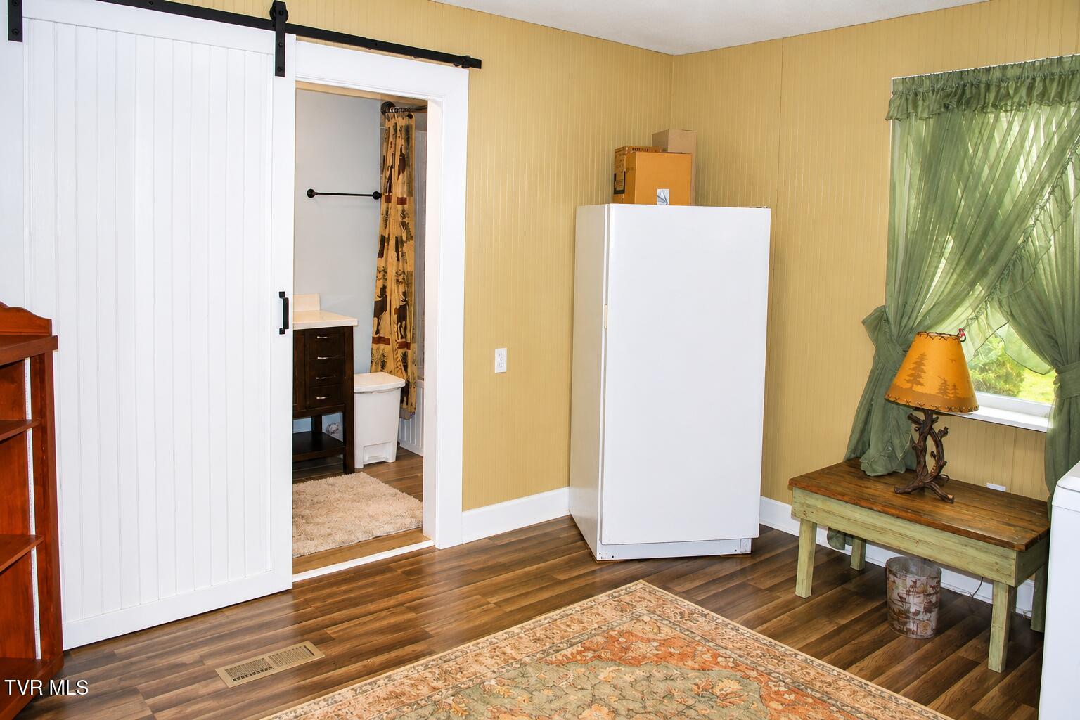 225 Shaw Road Chuckey, TN 37641 - Photo 9 of 33 Laundry room