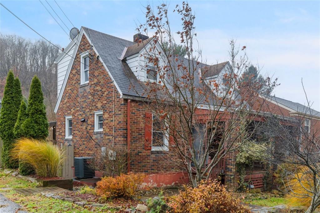 312 Friday Road Pittsburgh, PA 15209 - Photo 3 of 43 Gallery Image 3