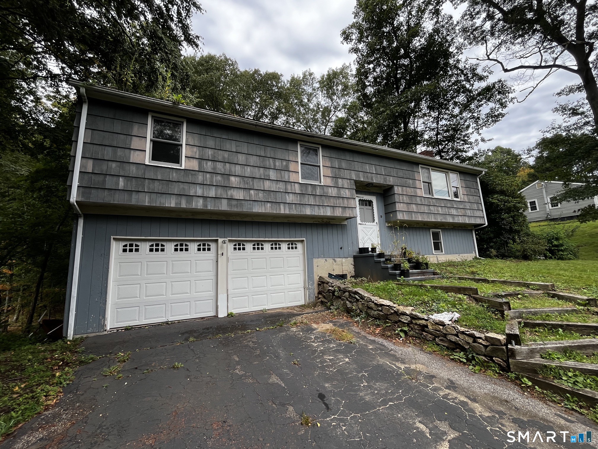 9 Misty Vale Road Newtown, CT 06482 - Photo 2 of 8 Gallery Image 2