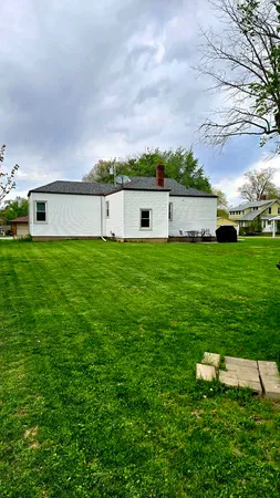 $140,000 | 110 East Park Avenue, Deer Creek, IL 61733