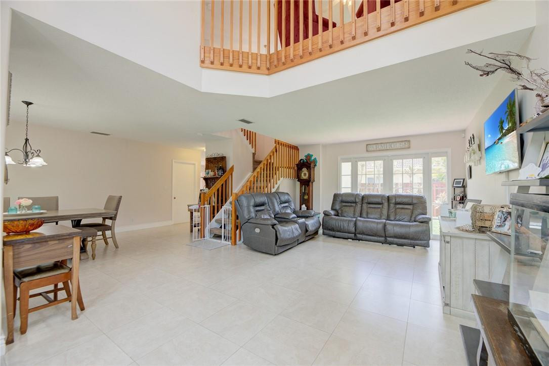 11280 Renaissance Road Hollywood, FL 33026 - Photo 8 of 48 Photo 8