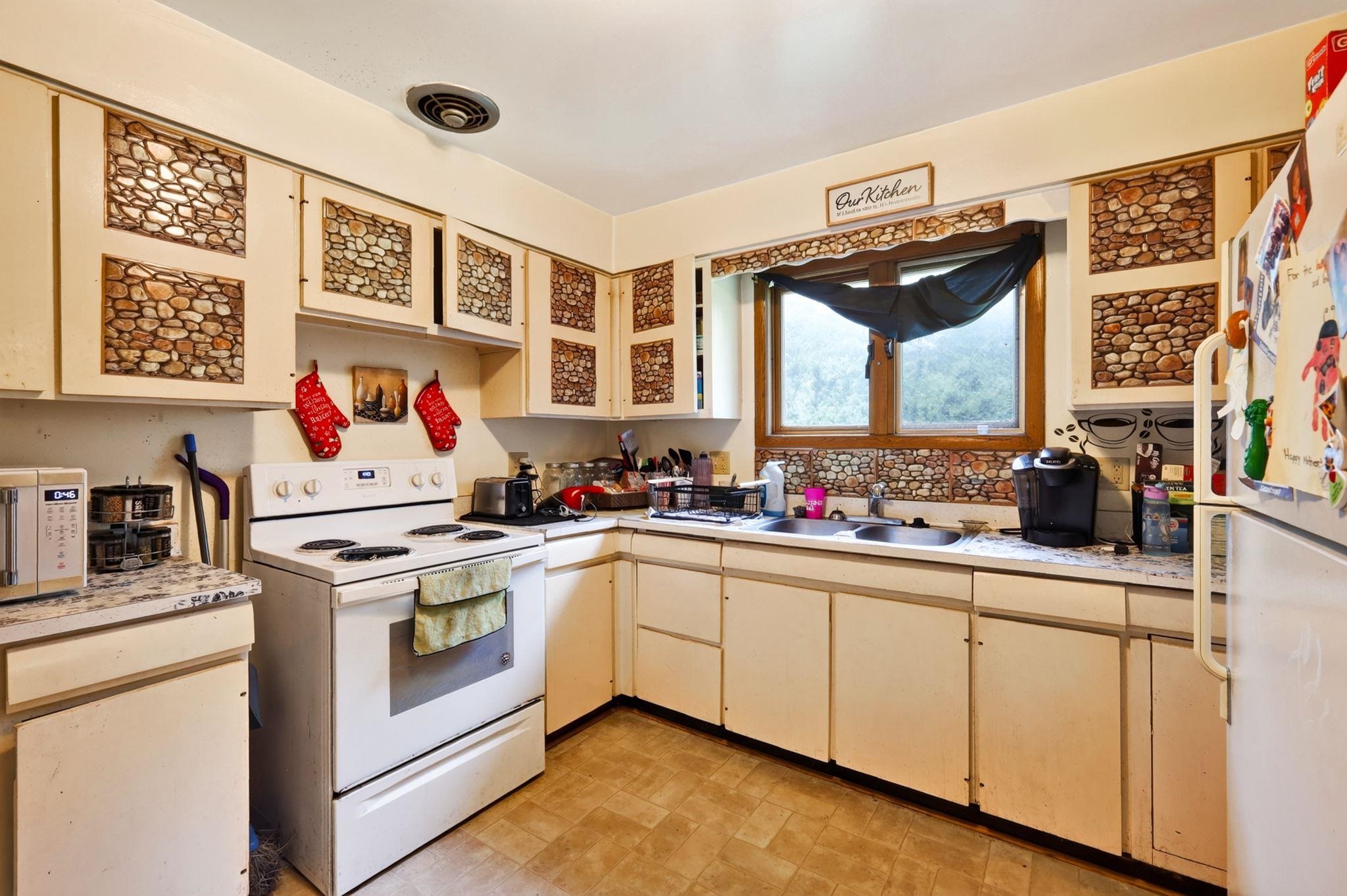 2114-2116 Lake Point Drive Madison, WI 53713 - Photo 22 of 40 Gallery Image 22