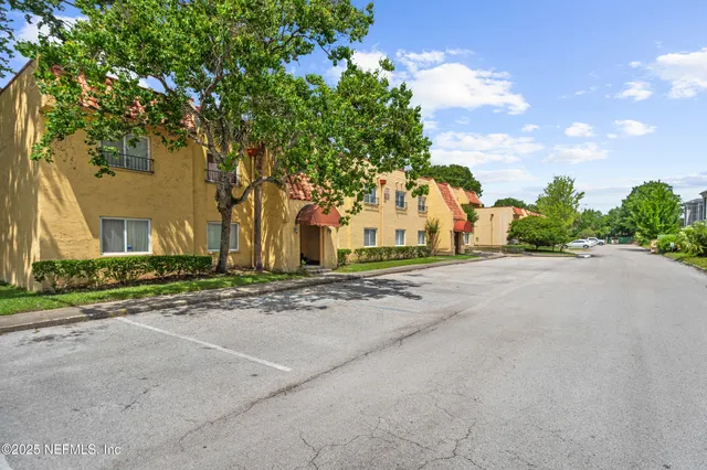 $87,000 | 6552 La Mirada Drive East, Unit 7, Jacksonville, FL 32217