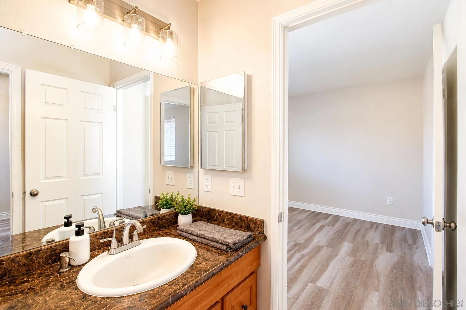 29600 Nightcrest Circle Temecula, CA 92591 - Photo 23 of 40