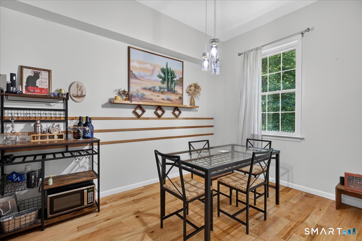 175 Lighthouse Road, Unit B New Haven, CT 06512 - Photo 4 of 19 Gallery Image 4