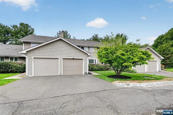 $774,900 | 51 Sunset Court, Unit 51, Mahwah, NJ 07430