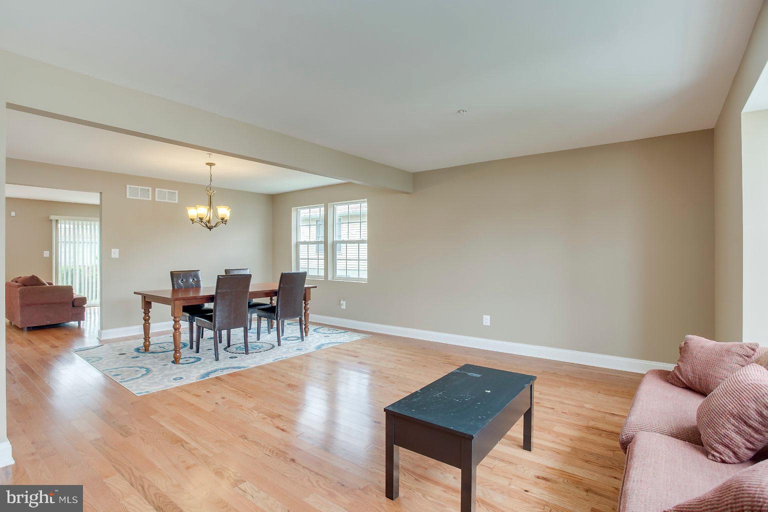 2815 Virginia Avenue Halethorpe, MD 21227 - Photo 12 of 44 Living room/Dining