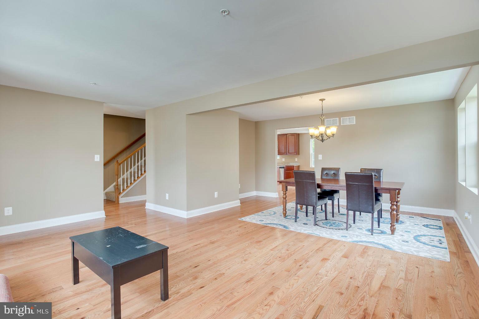 2815 Virginia Avenue Halethorpe, MD 21227 - Photo 13 of 44 Living room/Dining