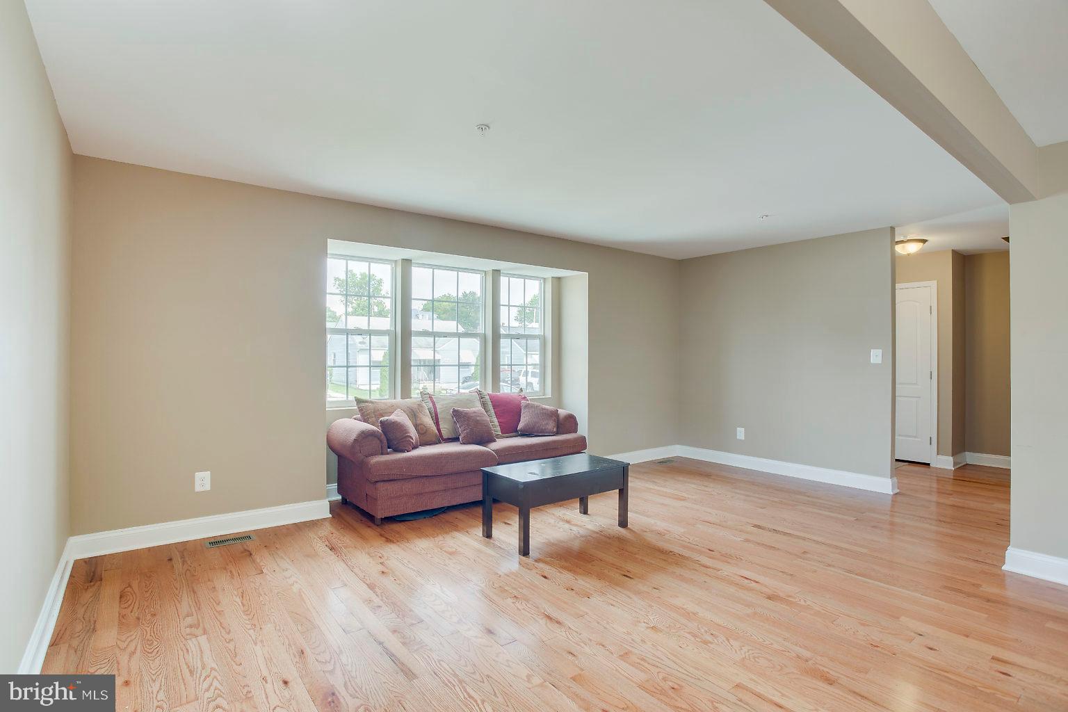 2815 Virginia Avenue Halethorpe, MD 21227 - Photo 14 of 44 Living room off foyer
