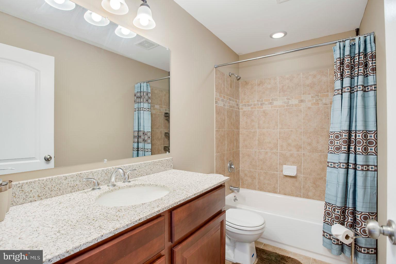 2815 Virginia Avenue Halethorpe, MD 21227 - Photo 42 of 44 Hall bath, granite/tile