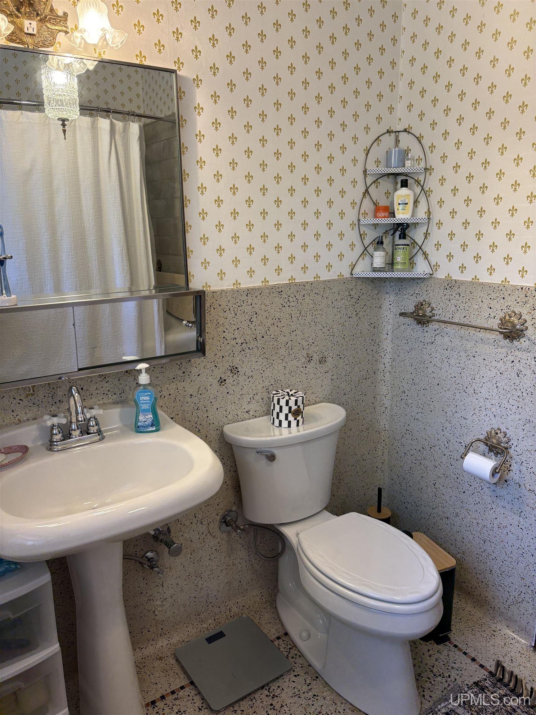 613 2nd Avenue North Hurley, WI 54534 - Photo 32 of 63