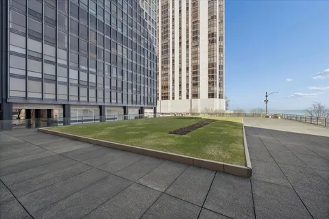 $265,000 | 910 North Lake Shore Drive, Unit 1415, Chicago, IL 60611