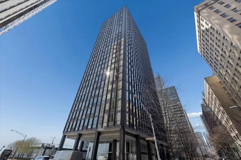 $265,000 | 910 North Lake Shore Drive, Unit 1415, Chicago, IL 60611