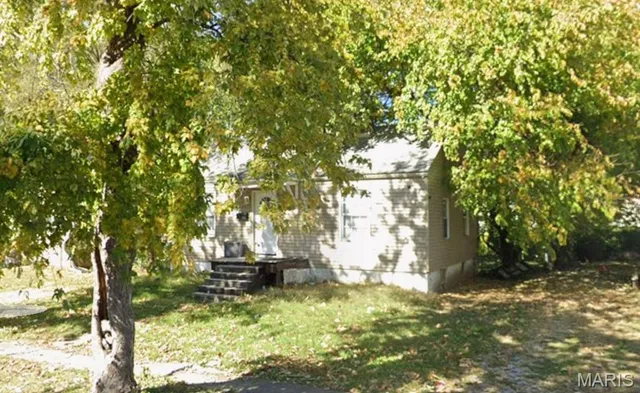 $12,000 | 5529 Adelaide Place, East St. Louis, IL 62204