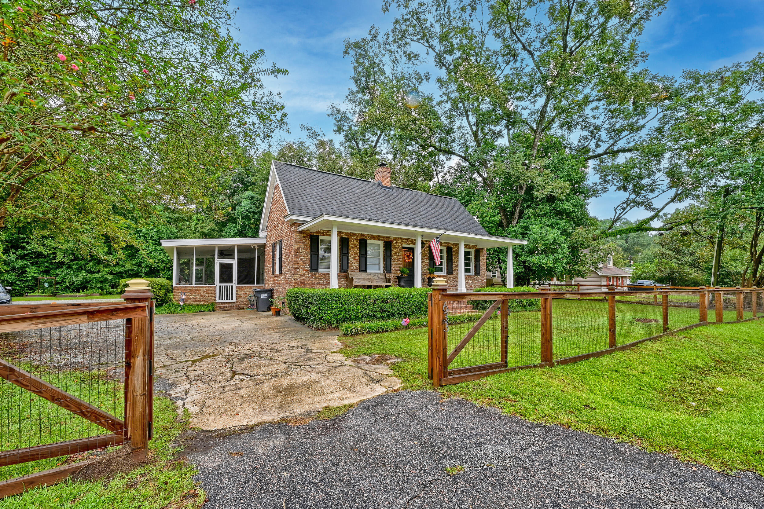 633 Gahagan Road Summerville, SC 29485 - Photo 2 of 41 DSC_1703-HDR(5)