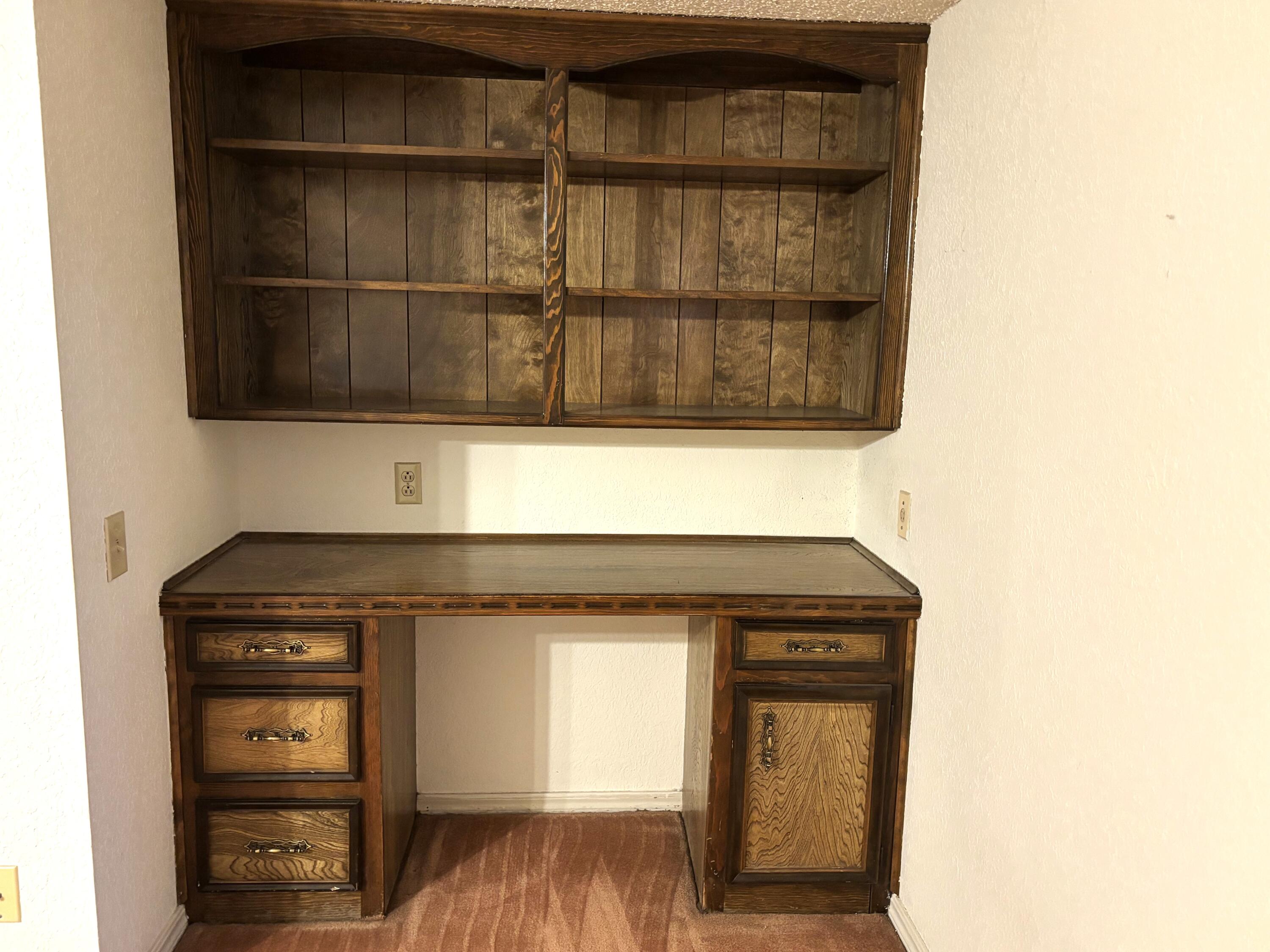 3004 80th Street Lubbock, TX 79423 - Photo 12 of 29 desk in main