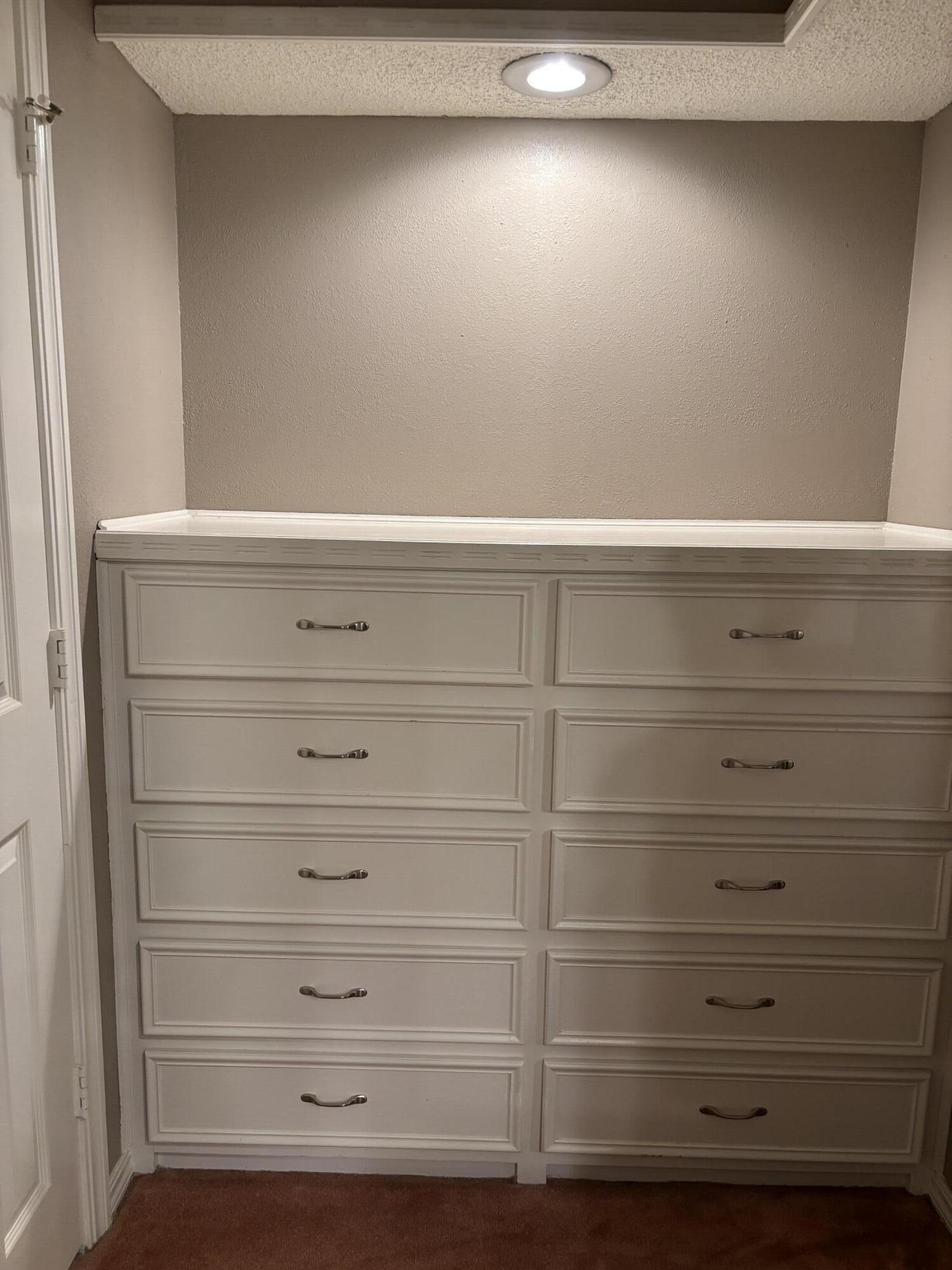 3004 80th Street Lubbock, TX 79423 - Photo 14 of 29 drawers/storage main1)