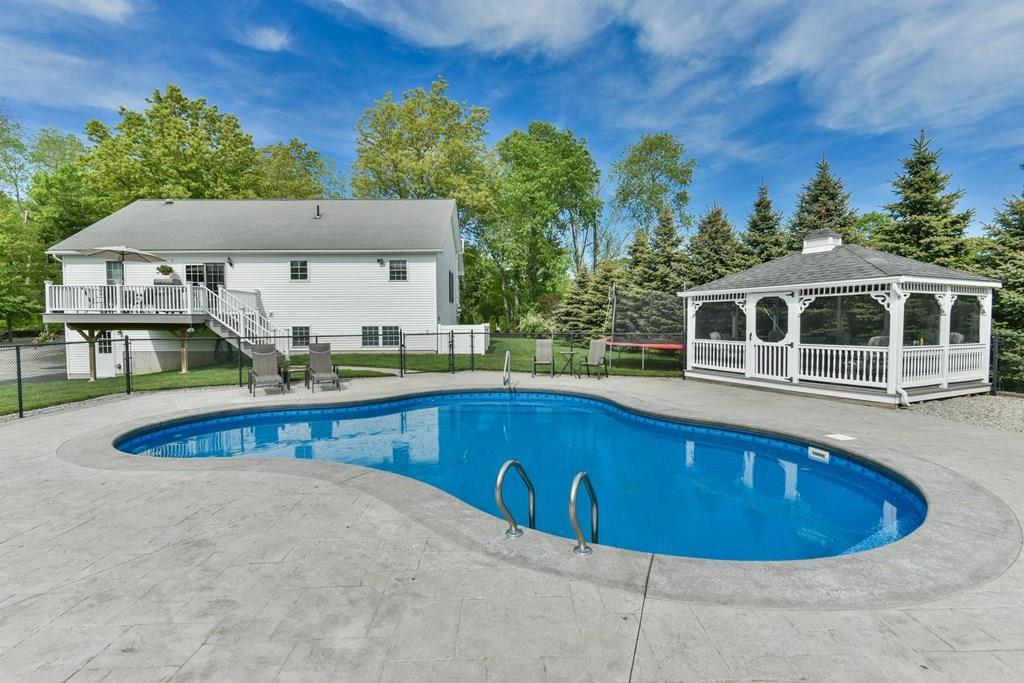 96 Old Southbridge Road Dudley, MA 01571 - Photo 5 of 41 Gallery Image 5