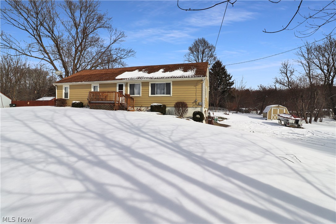 2211 Manor Road Uniontown, OH 44685 - Photo 2 of 17