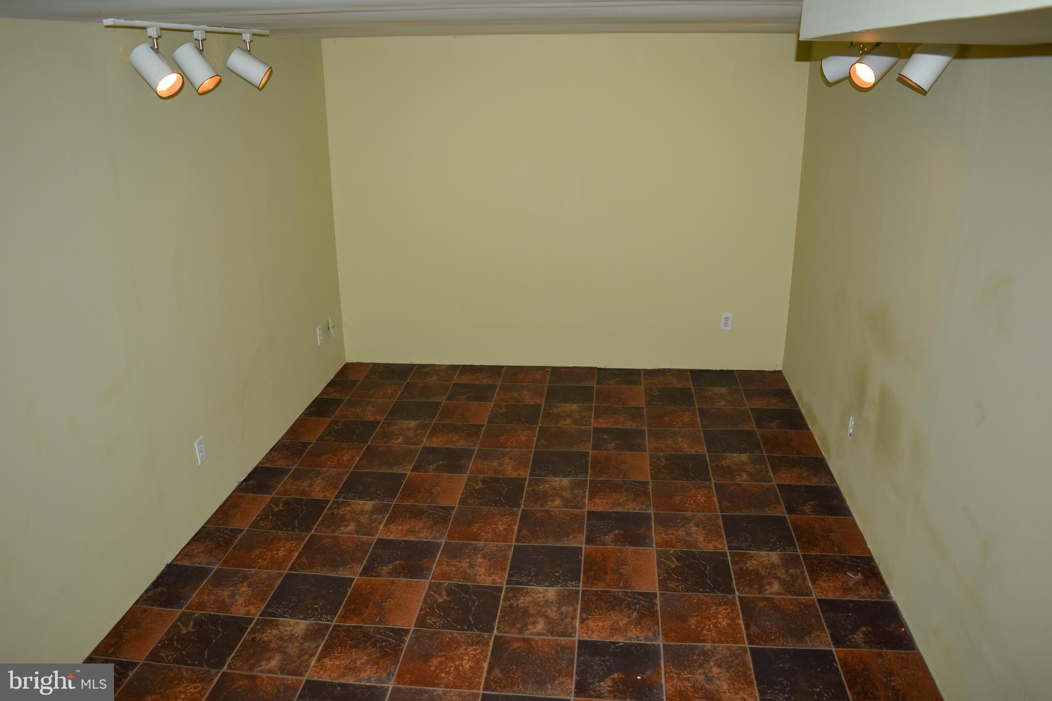 719 Buttonwood Drive Springfield, PA 19064 - Photo 18 of 31 719 Buttonwood Drive finished basement